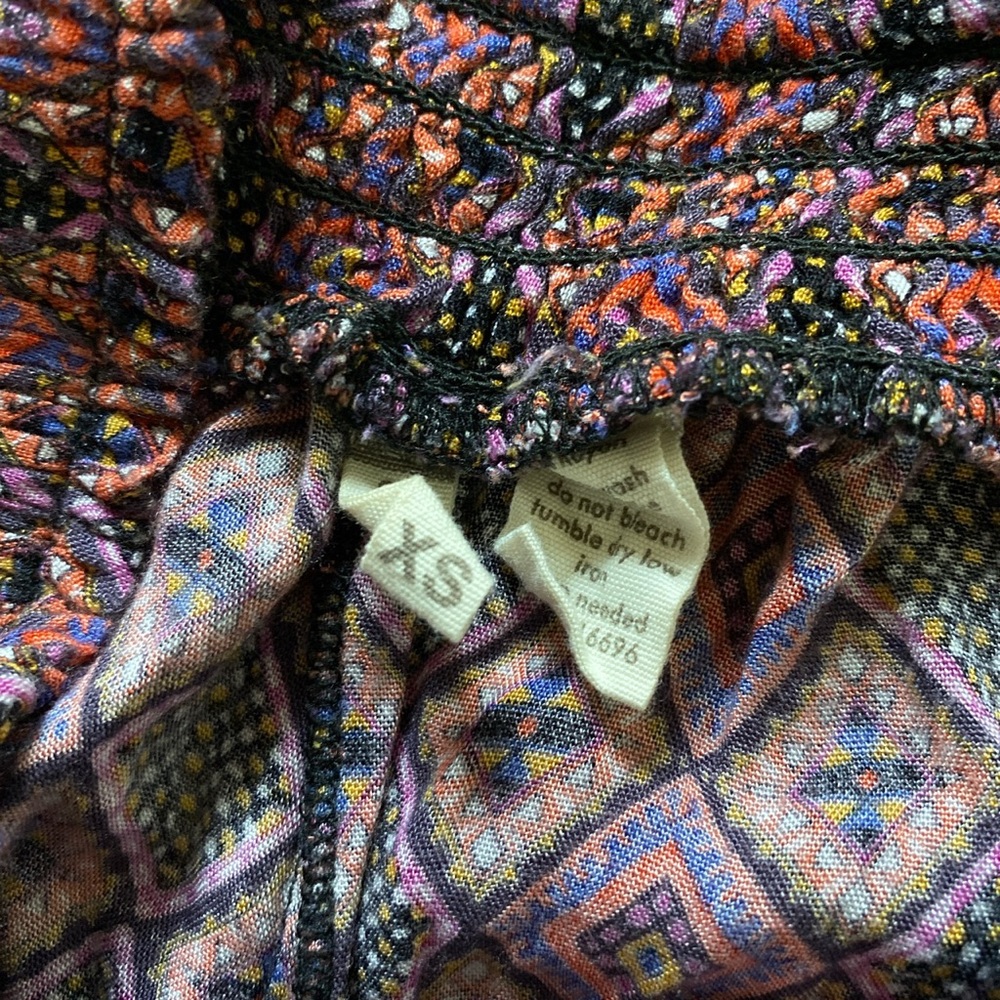 Patterned Drawstring Shorts - Picture 4 of 4